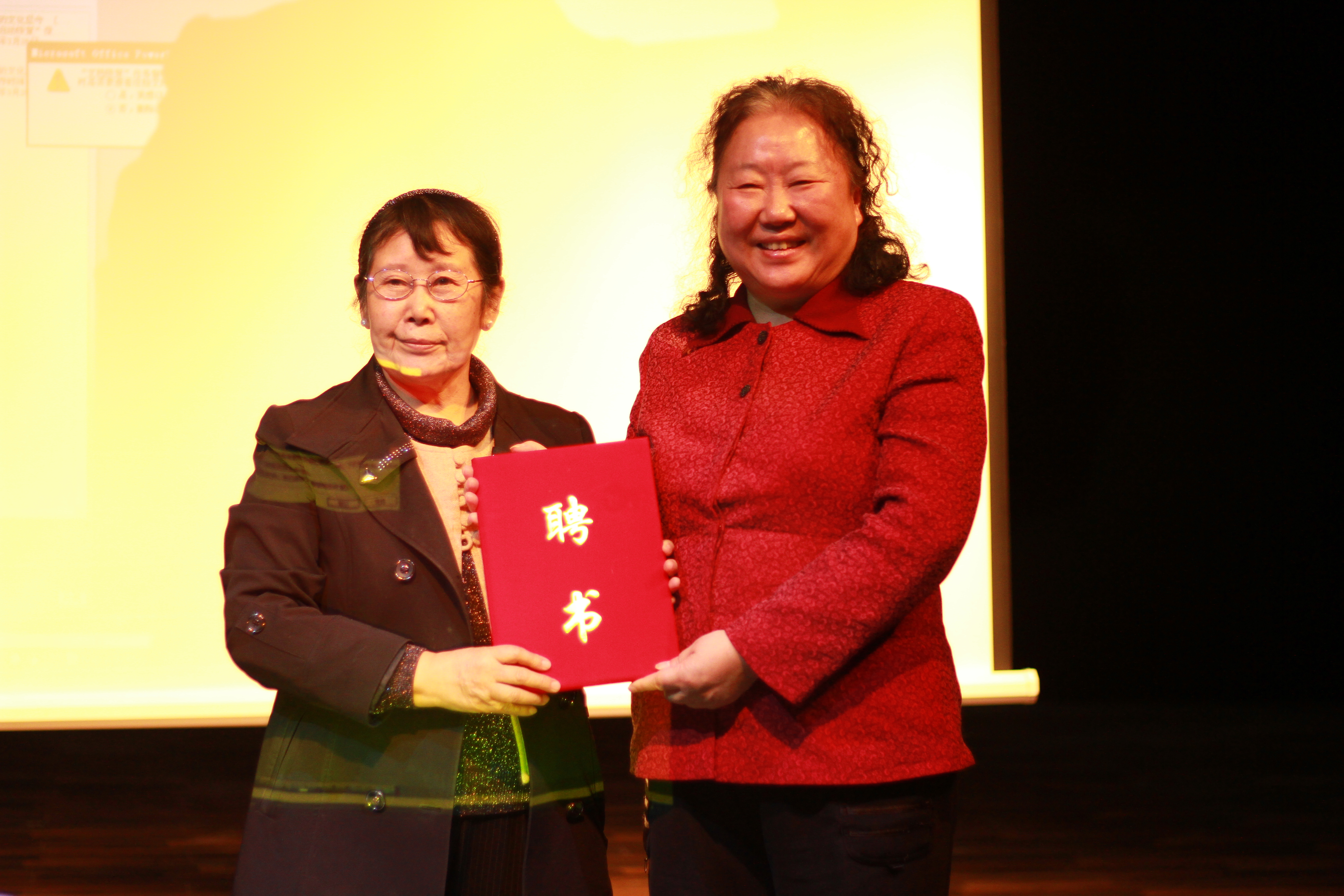中国传媒大学教授刘晔原在我院举办讲座
