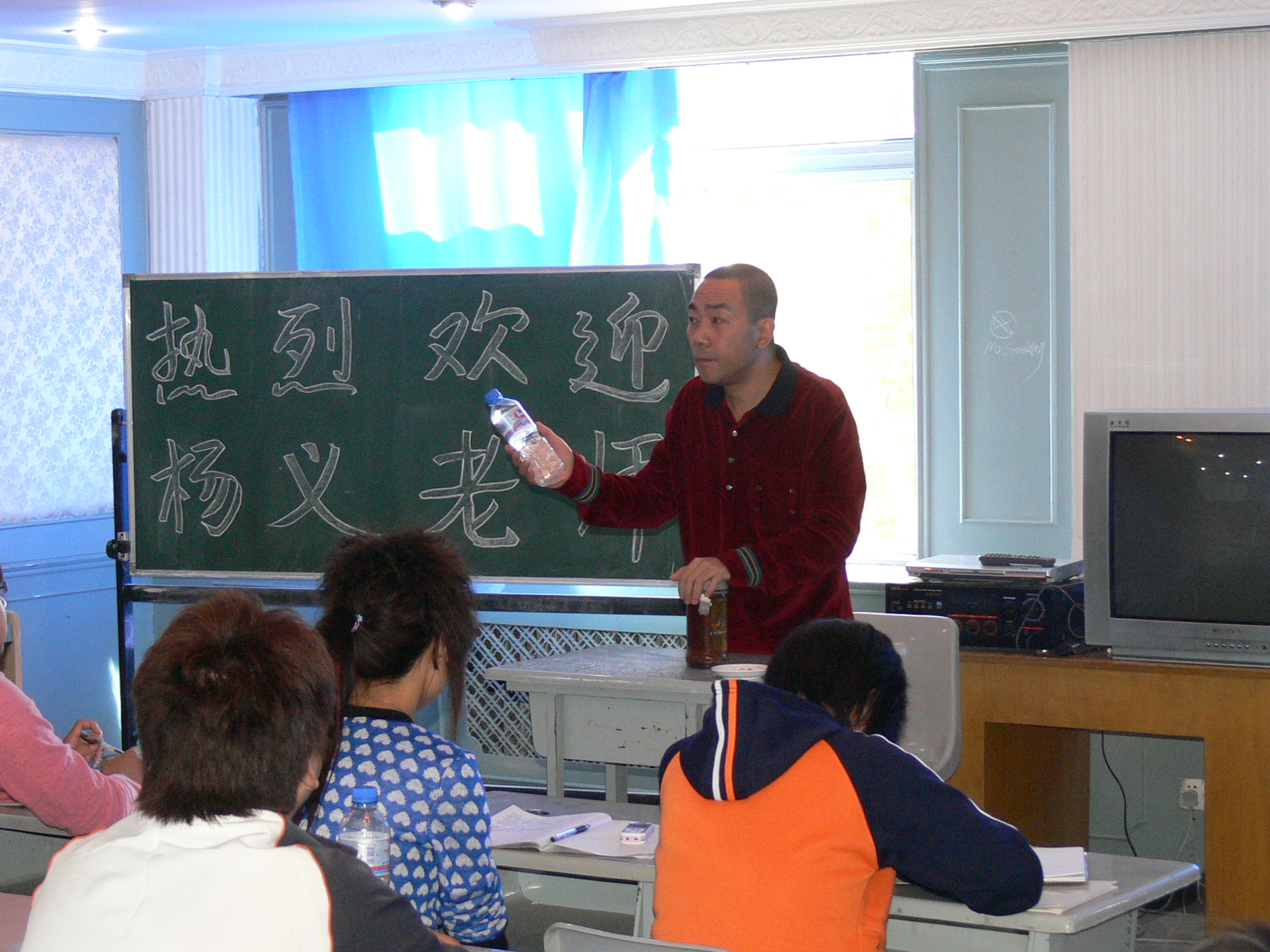 著名相声演员杨议先生作客我院