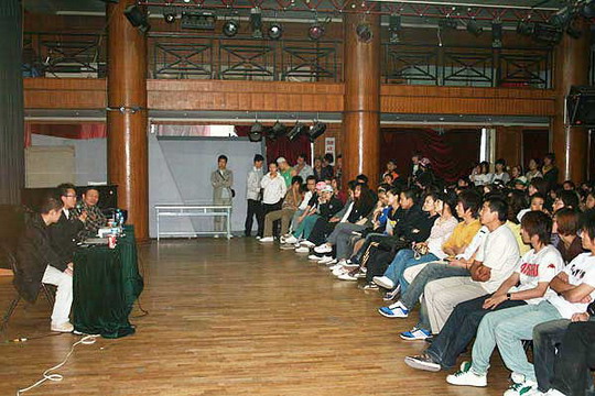 著名演员李玉刚做客我院名人讲堂