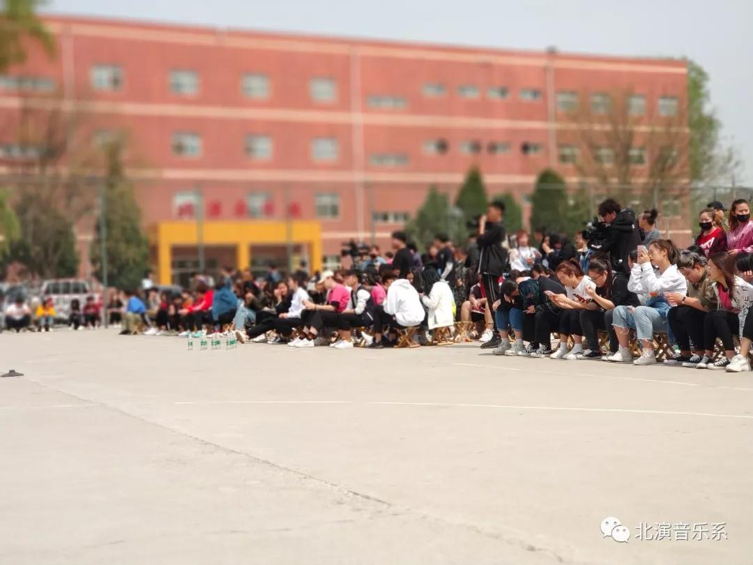 “趣味横生，全员参与”——音乐产业与管理学院举行首届趣味运动会