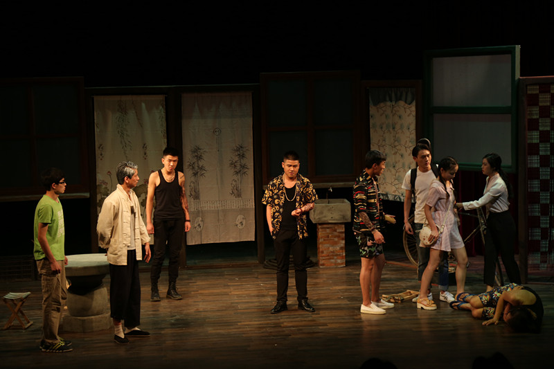 14级毕业大戏《边缘》在小剧场隆重上演