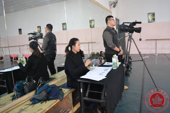 舞蹈系中国民族民间舞蹈等级考试顺利进行