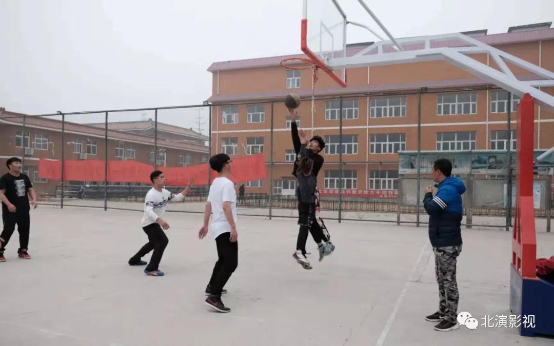 影视艺术系篮球比赛完美落幕
