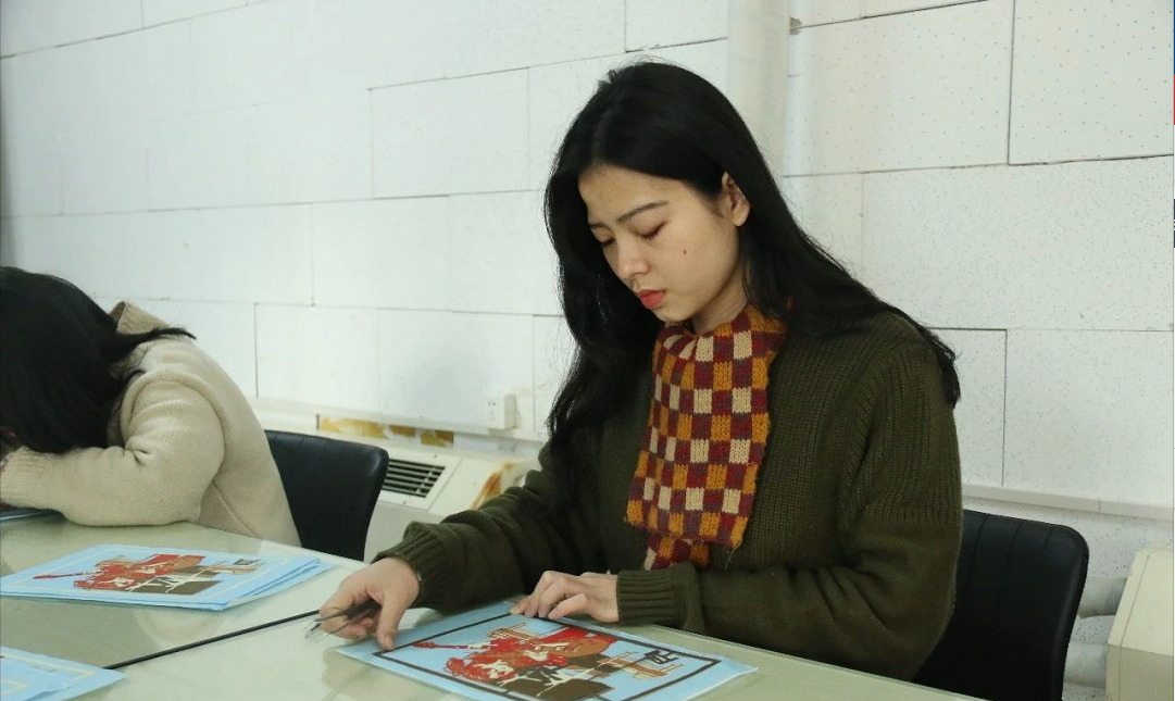 艺术设计系剪纸工作室火热进行中