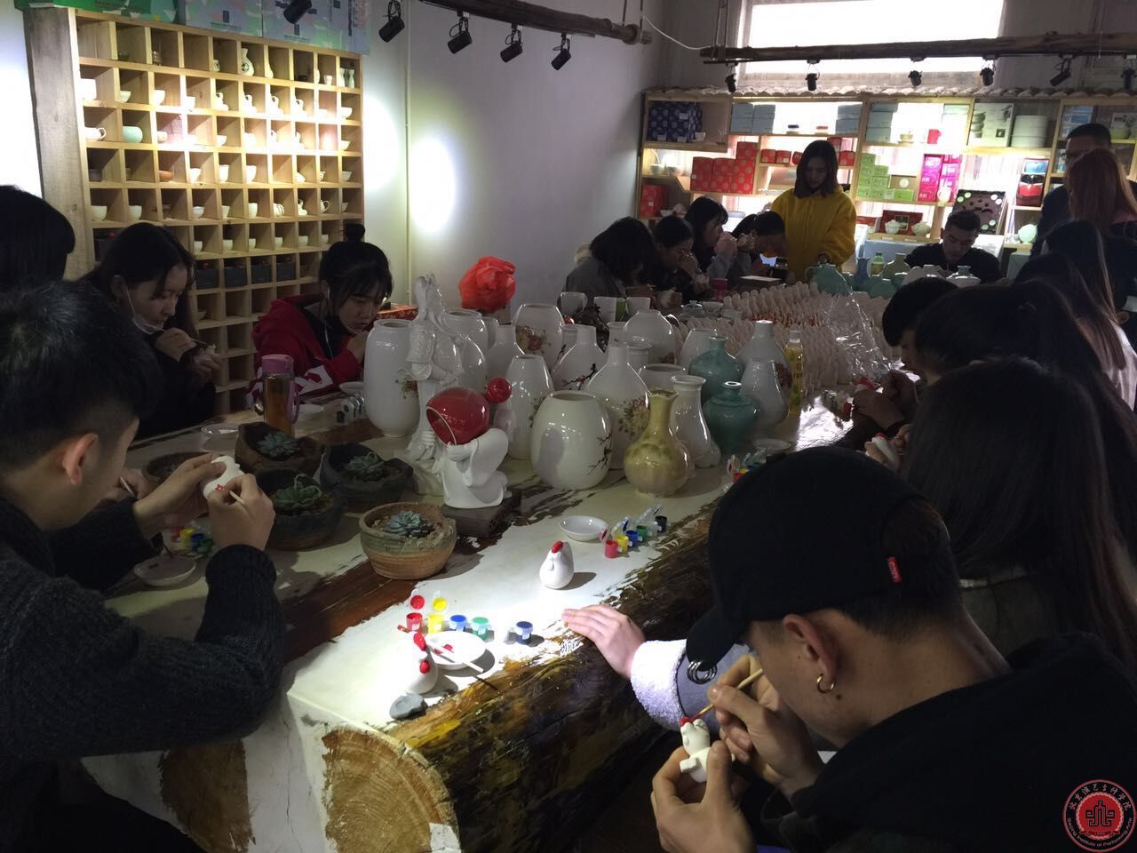 16级学生参观陶瓷工厂