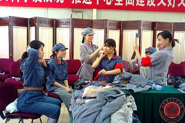 我院师生携手“舞”进航天城
