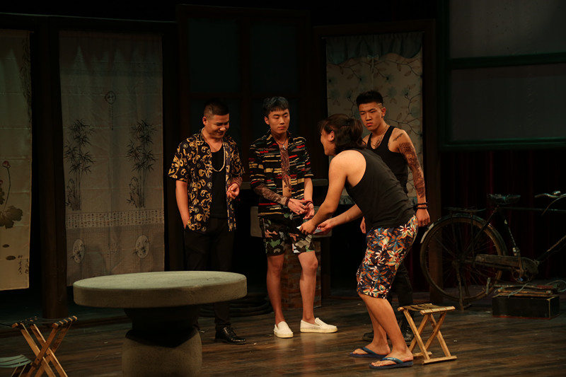 14级毕业大戏《边缘》在小剧场隆重上演