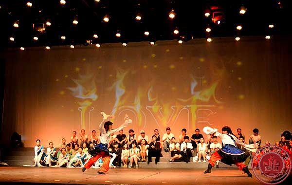 舞动青春   展示教学成果