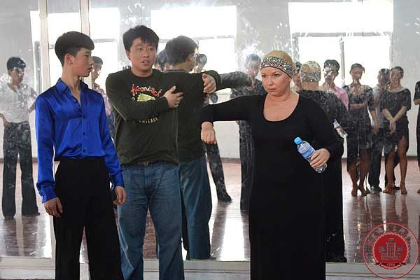 外教任教    为北演再添实力
