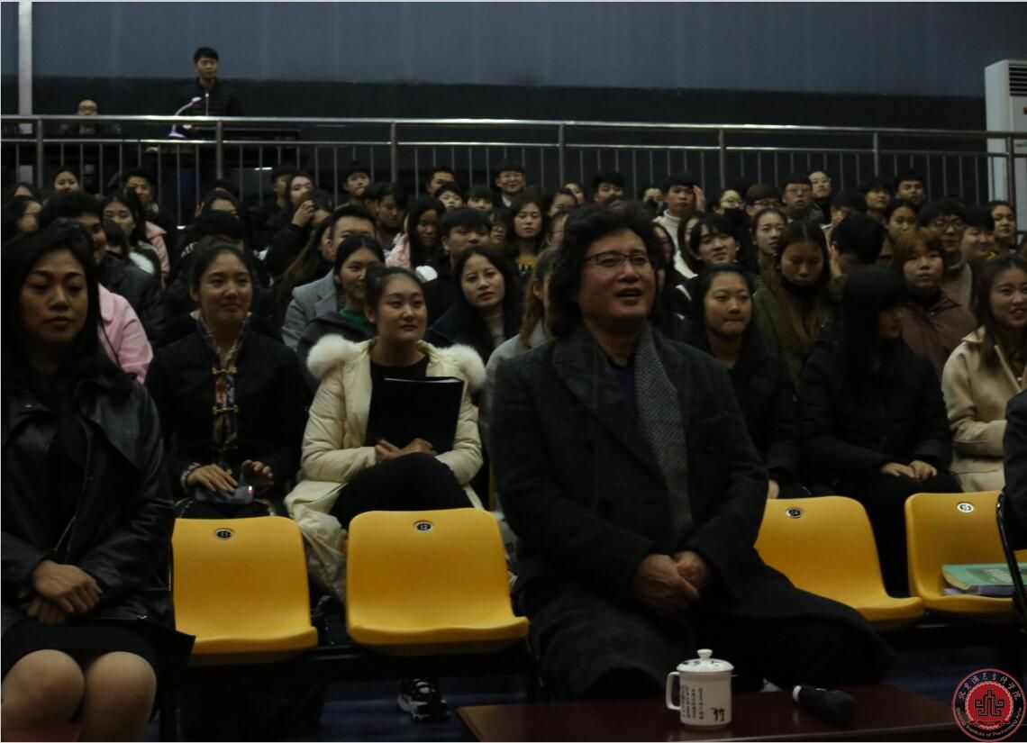 著名男高音歌唱家戴玉强老师来我院参观访问