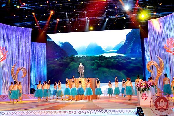 北京演艺专修学院学子出演北京电视台文娱十年影响力盛典