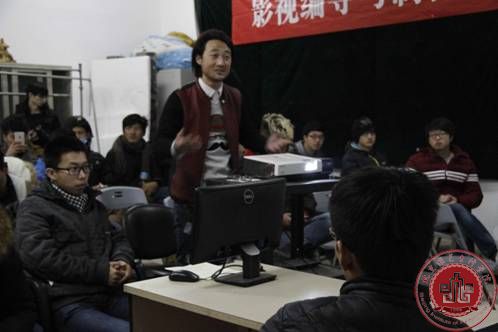 影视艺术系首届学生作品展映研讨会举办成功