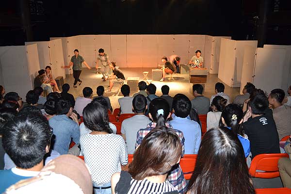 表演系教学成果汇报顺利进行