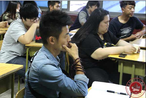 谆谆教诲 创班级新风