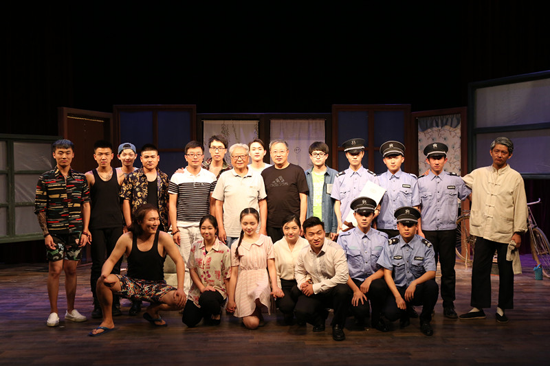 14级毕业大戏《边缘》在小剧场隆重上演