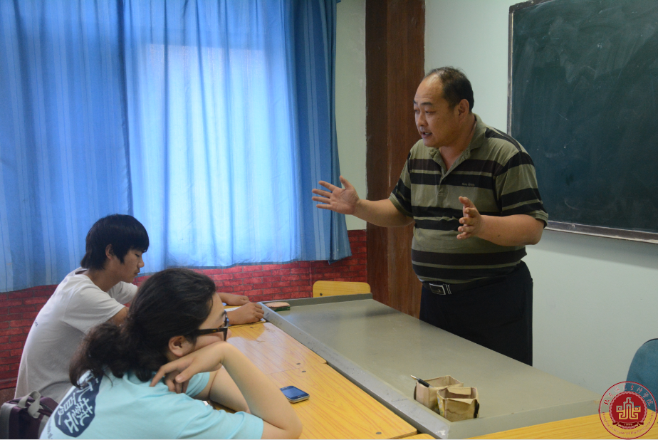 辅导员接见夏令营同学