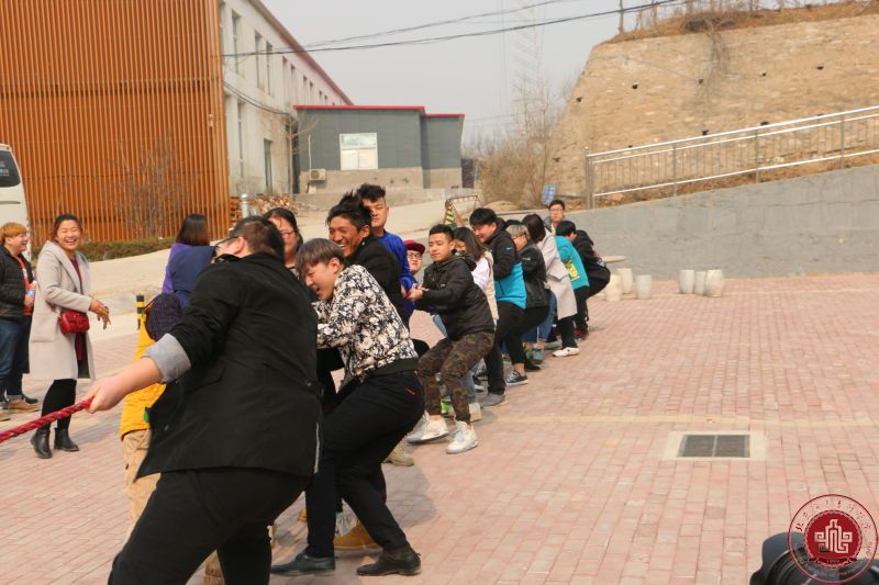 团结就是力量，坚持就是胜利，影视艺术系拔河比赛再夺冠