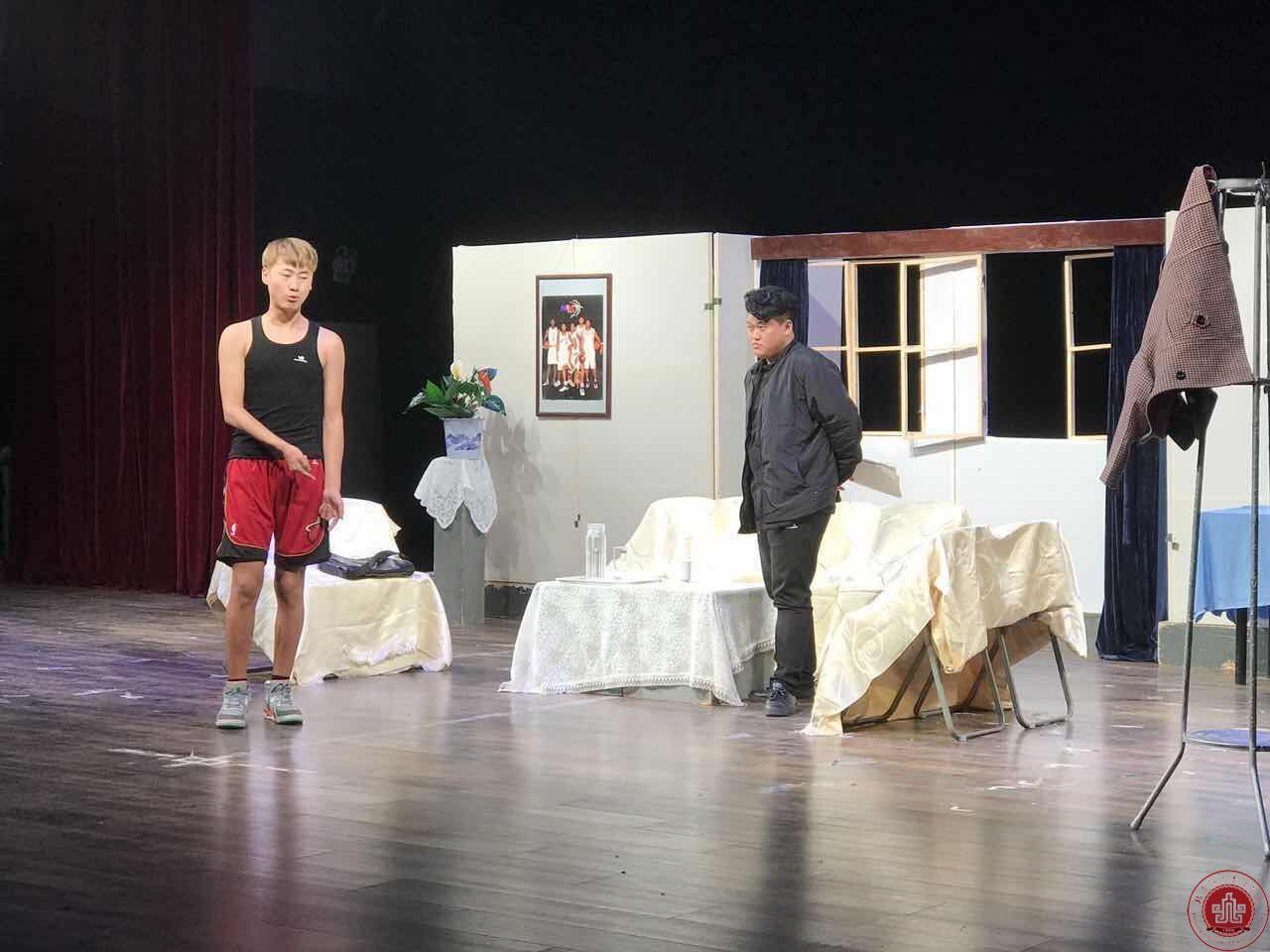 有梦想的人在追逐未来--表演系期末汇演