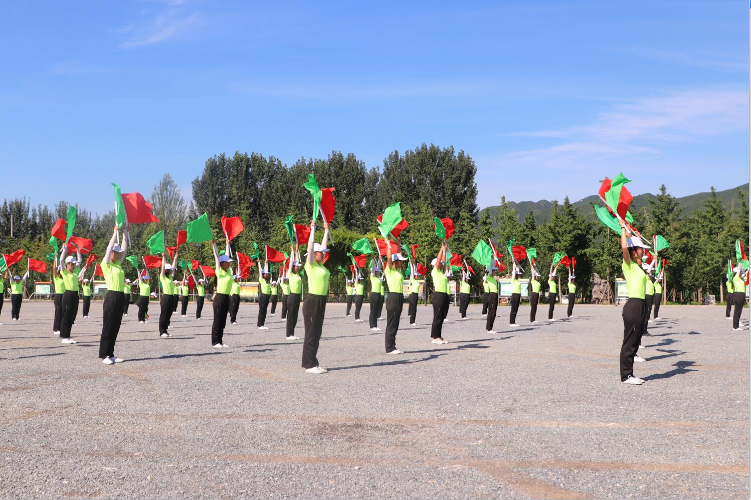 北京演艺专修学院2018级新生军训闭营仪式圆满结束 北京演艺专修学院2018级新生军训闭营仪式圆满结束