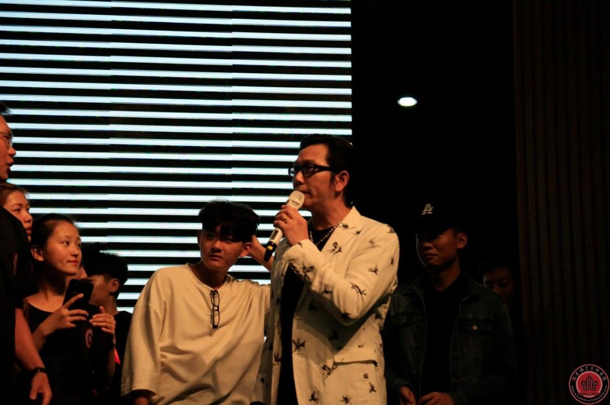 香港著名演员、歌手温兆伦被聘为我院客座教授 香港著名演员、歌手温兆伦被聘为我院客座教授