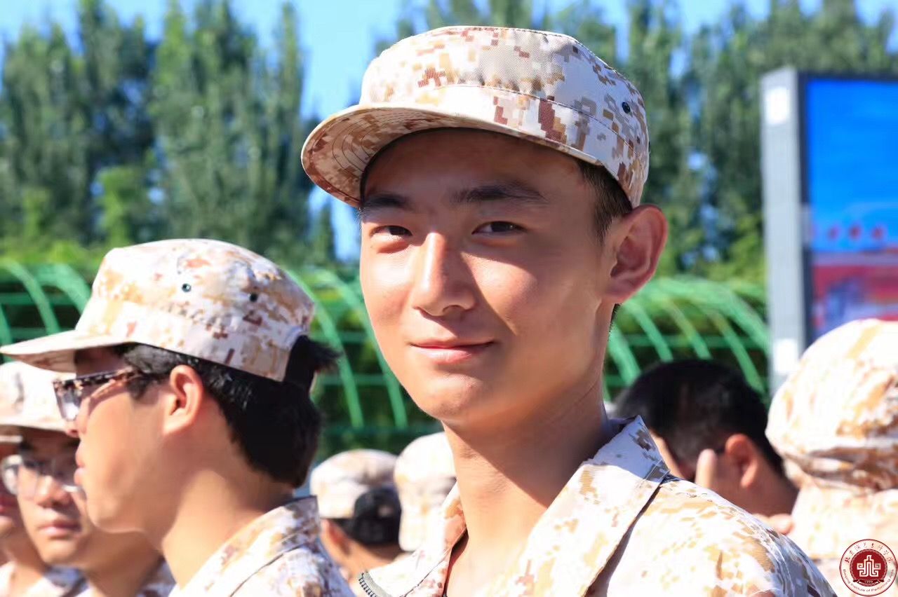 北京演艺专修学院2017级新生军训剪影