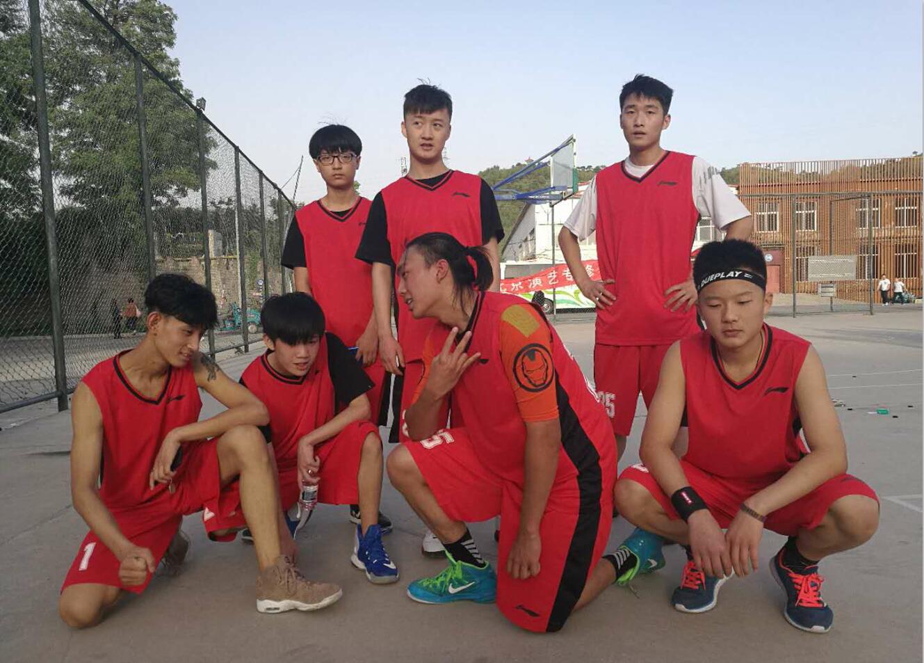 篮球比赛展风采,中专学子然激情 篮球比赛展风采,中专学子然激情