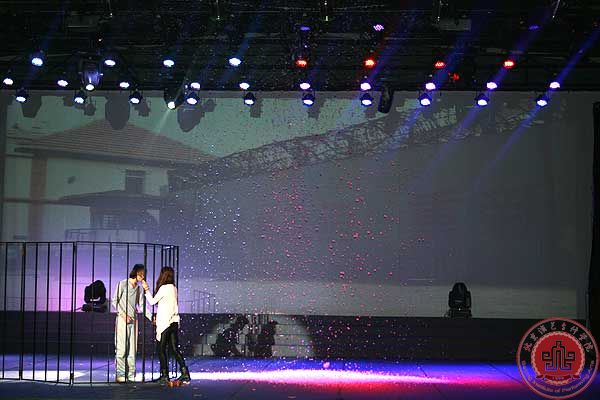 全院师生新年前夕共聚一堂 观看原创音乐剧《K歌之后》 全院师生新年前夕共聚一堂 观看原创音乐剧《K歌之后》