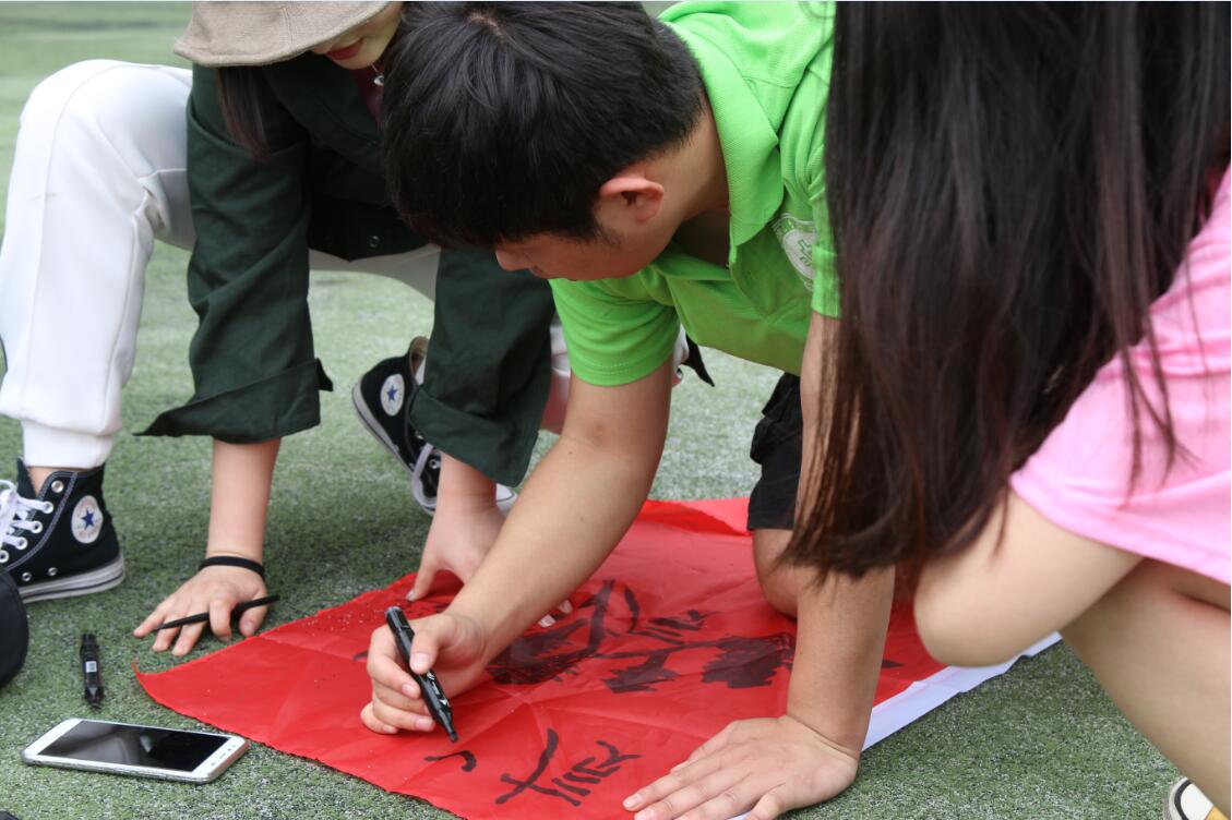 国家一级导演娄乃鸣做客北京演艺专修学院名人讲堂 国家一级导演娄乃鸣做客北京演艺专修学院名人讲堂