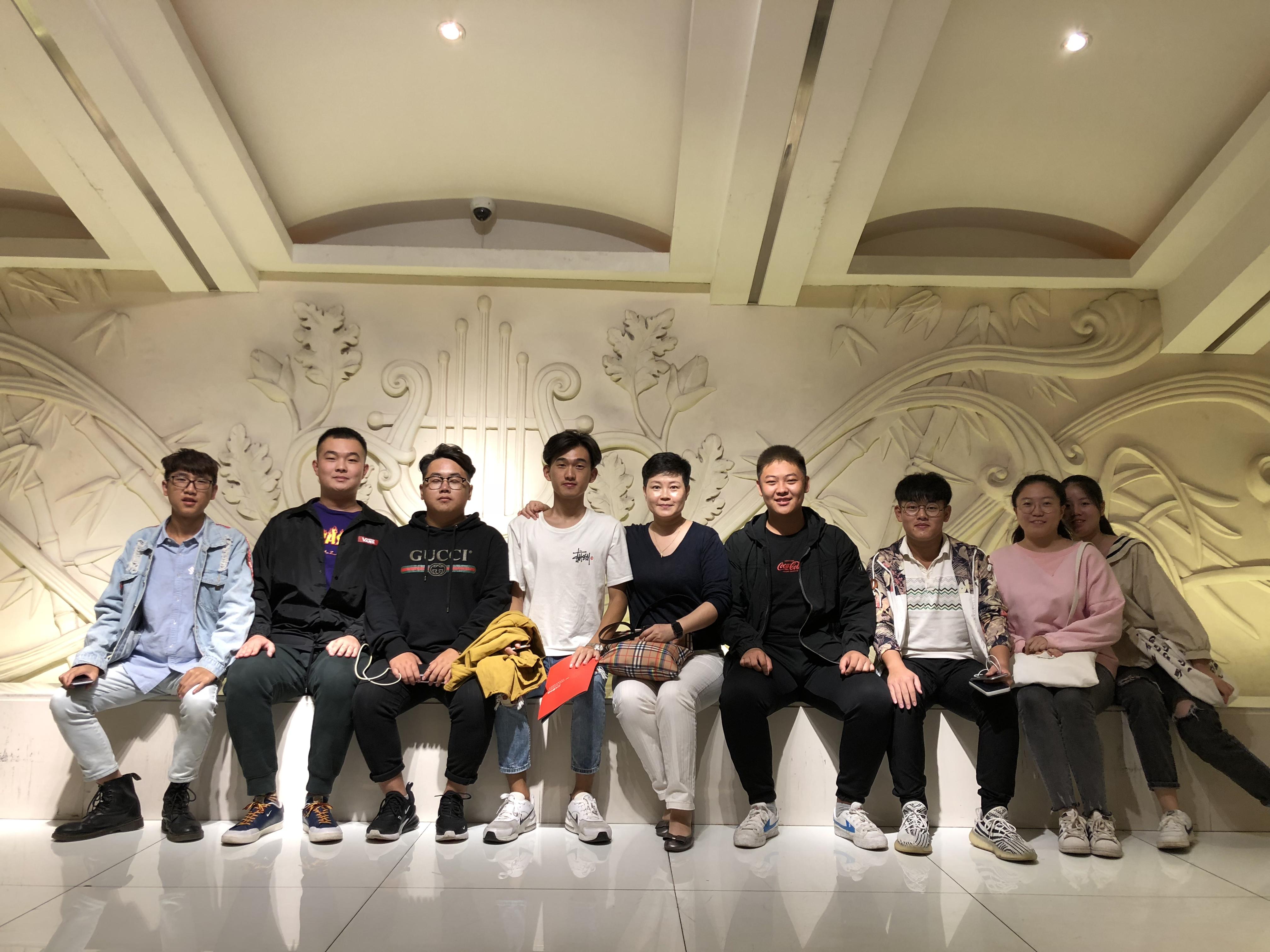 音乐系师生赴北京音乐厅观看《三大男中音音乐会》 音乐系师生赴北京音乐厅观看《三大男中音音乐会》