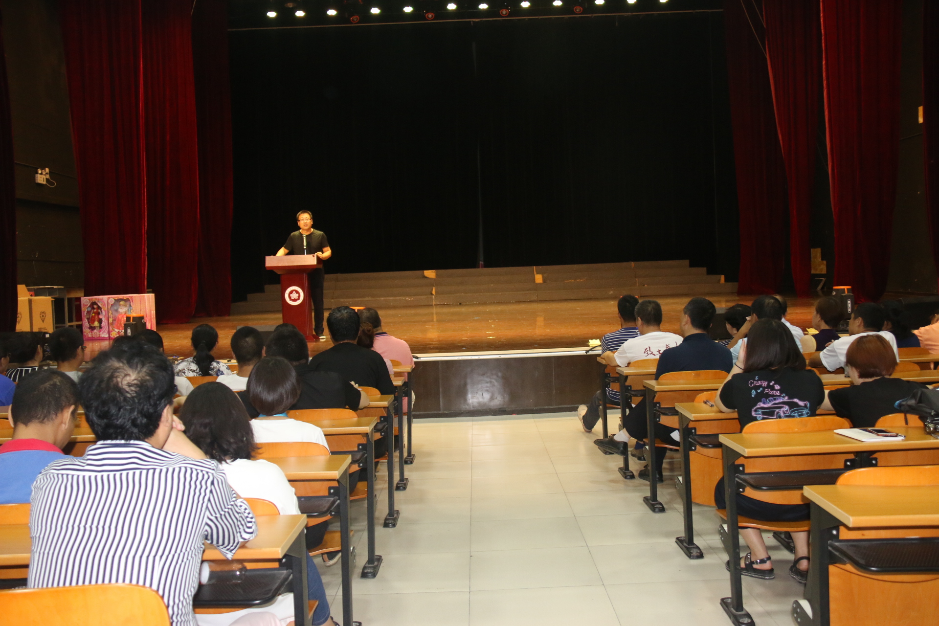 我院召开致28企业“未来之星”研修班保障人员表彰大会 我院召开致28企业“未来之星”研修班保障人员表彰大会