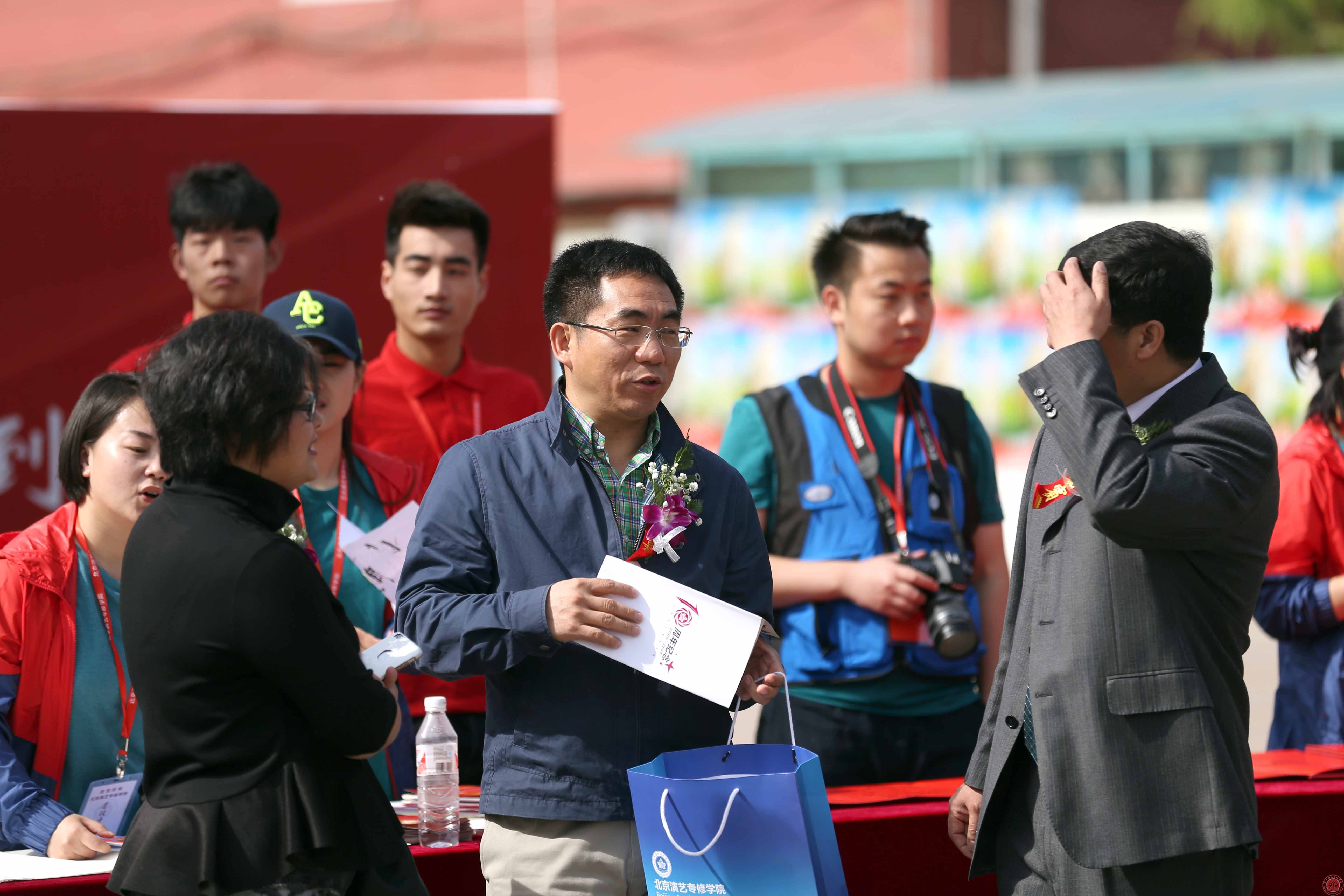 北京演艺专修学院十年华诞嘉宾云集