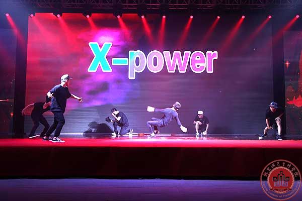 倍受鼓舞勇于大担当 充满自信完成新使命 倍受鼓舞勇于大担当 充满自信完成新使命