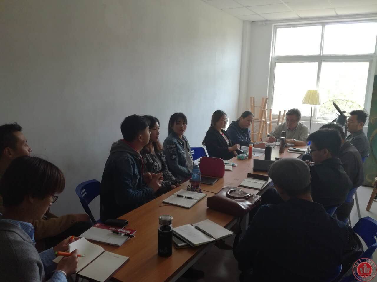 教务处组织召开教师学生座谈会