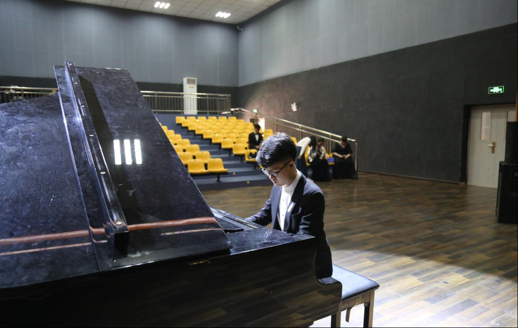 音乐系任丛聪老师钢琴班毕业音乐会成功举办 音乐系任丛聪老师钢琴班毕业音乐会成功举办