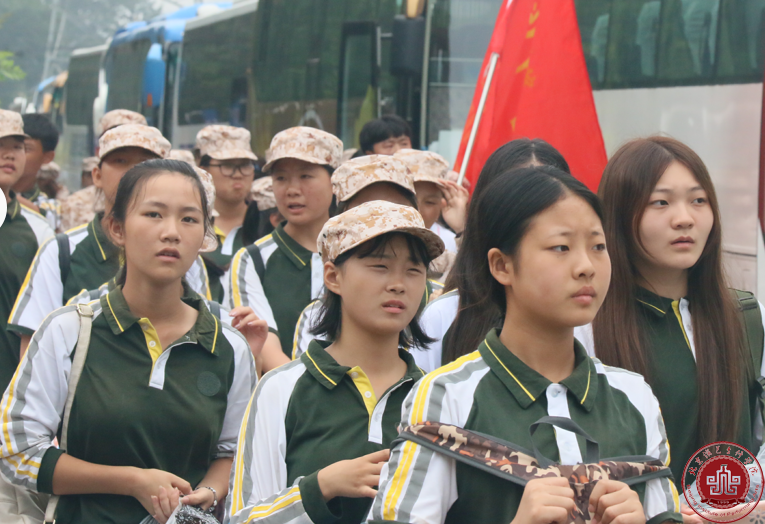 中专部2017年新生第一堂课教育未来之星“从艺先做人” 中专部2017年新生第一堂课教育未来之星“从艺先做人”
