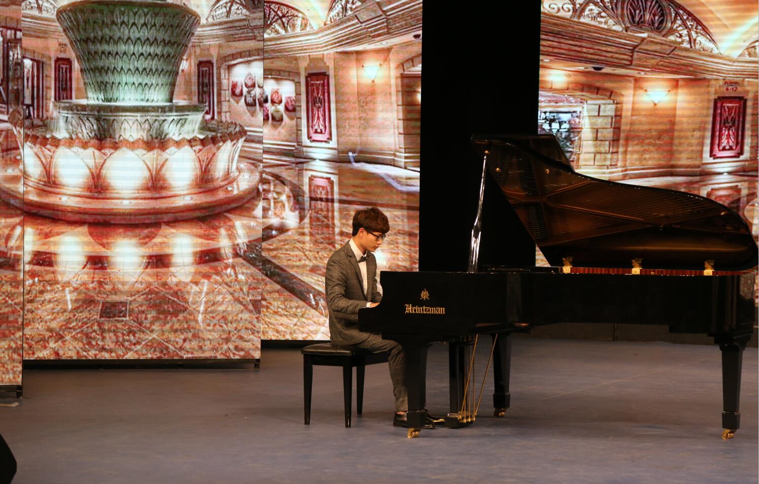 第九届才艺大赛钢琴决赛完美落幕 第九届才艺大赛钢琴决赛完美落幕