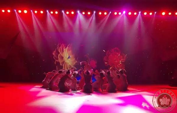 我院舞蹈系学生参加北京首届全民时尚舞蹈大赛喜获佳绩