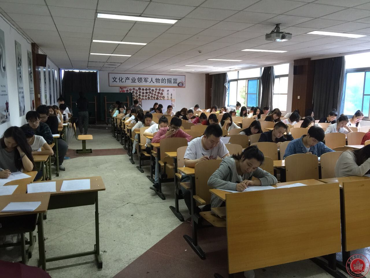 北京演艺专修学院期末考试紧张开考