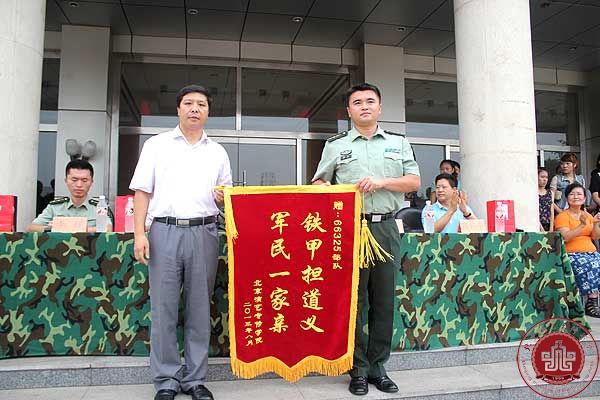 我院2013级新生军训闭营仪式圆满结束 我院2013级新生军训闭营仪式圆满结束