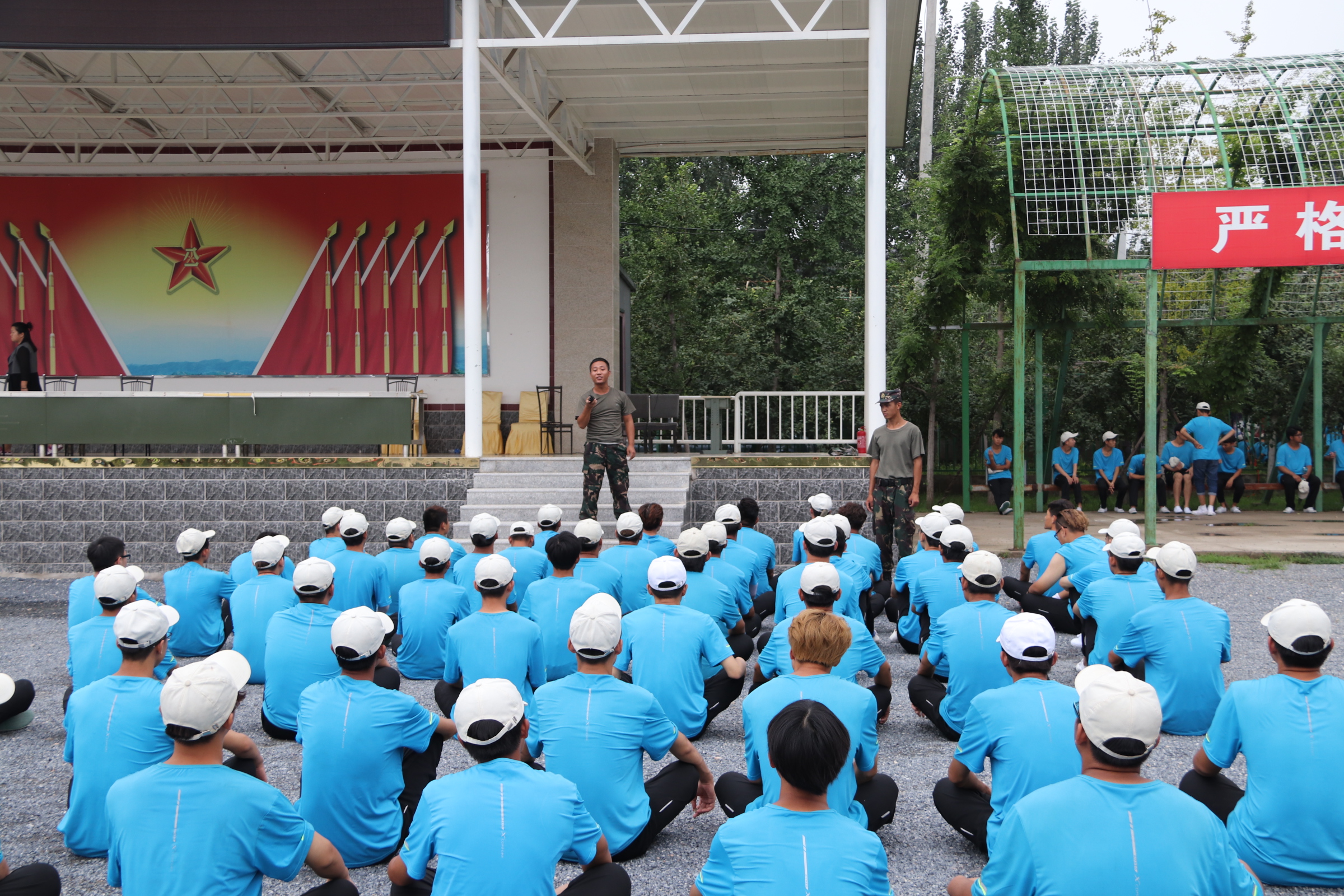 军训场上的青春