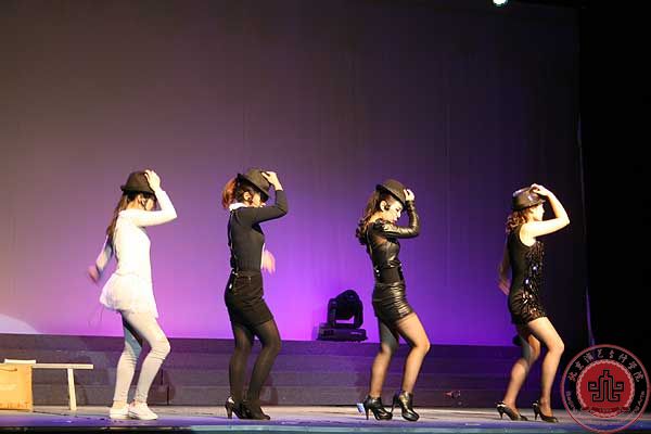 播音主持系《请记得最初真心》主题演出会在演艺中心举行