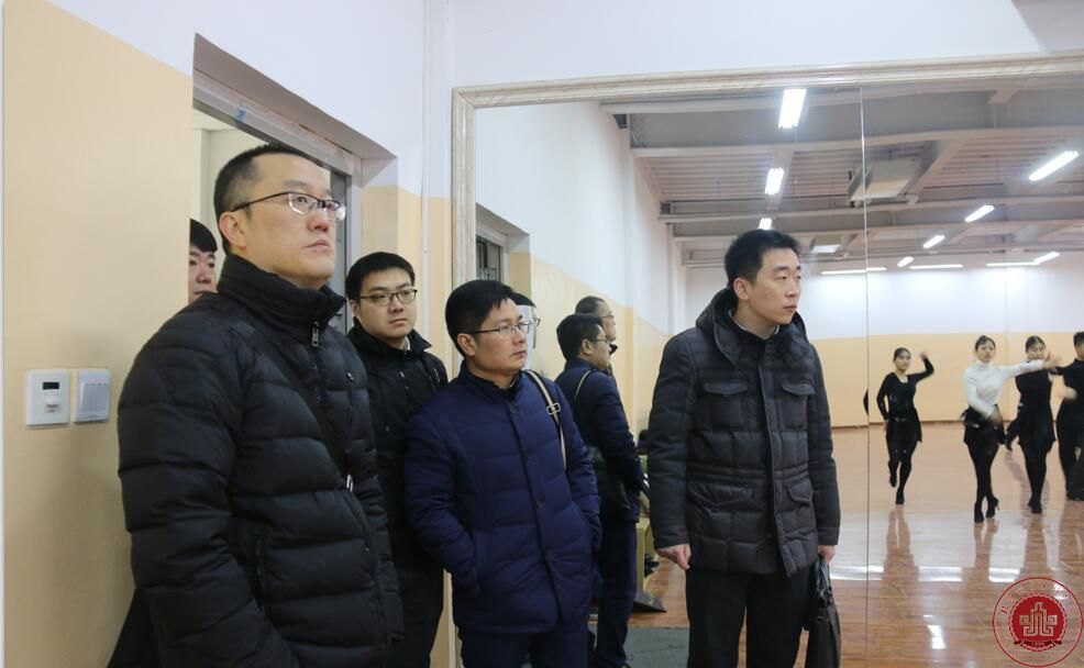 中新天津生态城商务局领导来我院参观考察 中新天津生态城商务局领导来我院参观考察