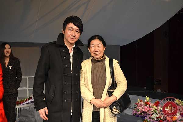 我院首任院长梁伯龙教授收山之作成功上演