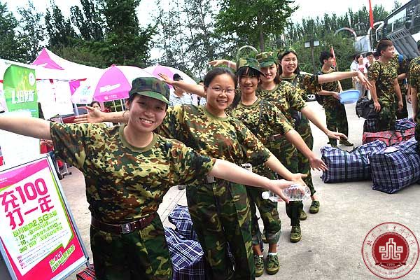 北京演艺专修学院喜迎新生报到