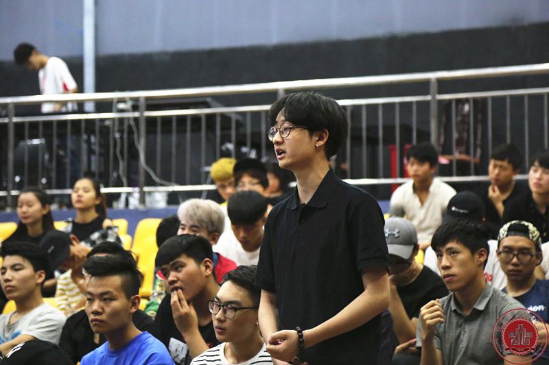 著名导演金琛做客我院名人大讲堂