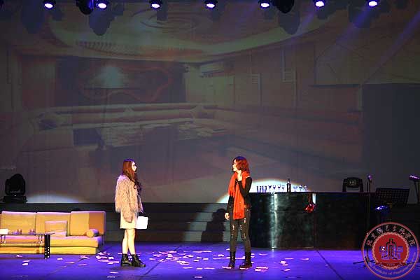 全院师生新年前夕共聚一堂 观看原创音乐剧《K歌之后》 全院师生新年前夕共聚一堂 观看原创音乐剧《K歌之后》