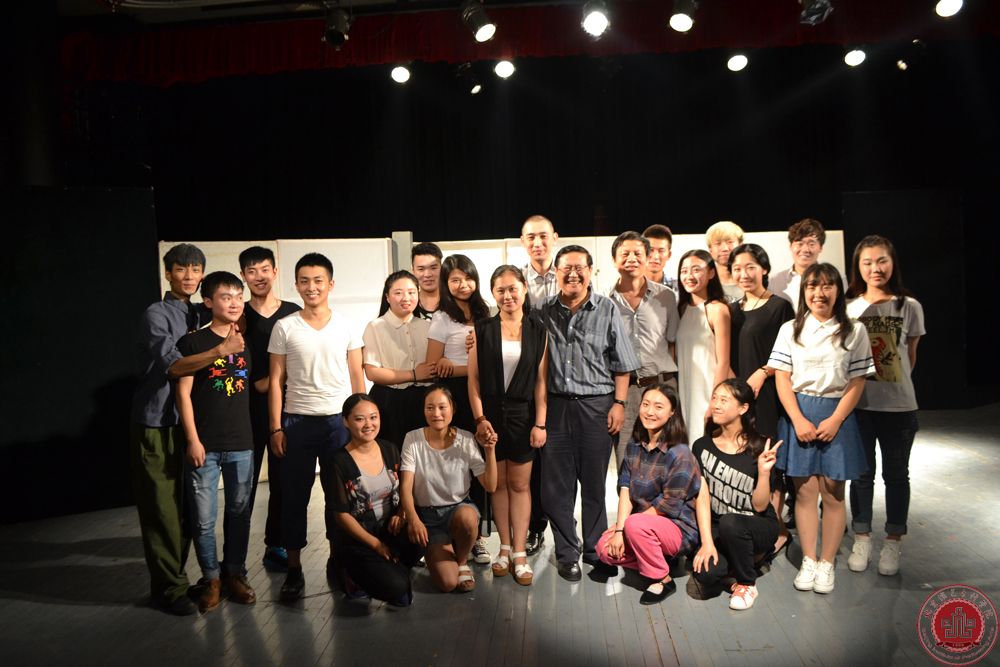 2014级表演系6班汇报演出感动落幕 2014级表演系6班汇报演出感动落幕