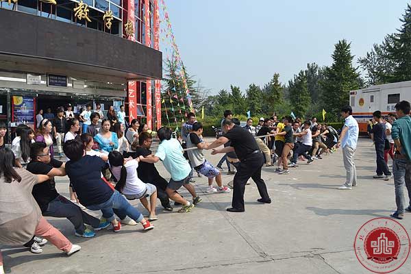 我院秋季拔河比赛预赛阶段圆满结束