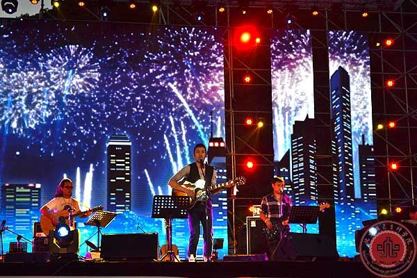 我院2013级新生应邀参加“长城森林艺术节”