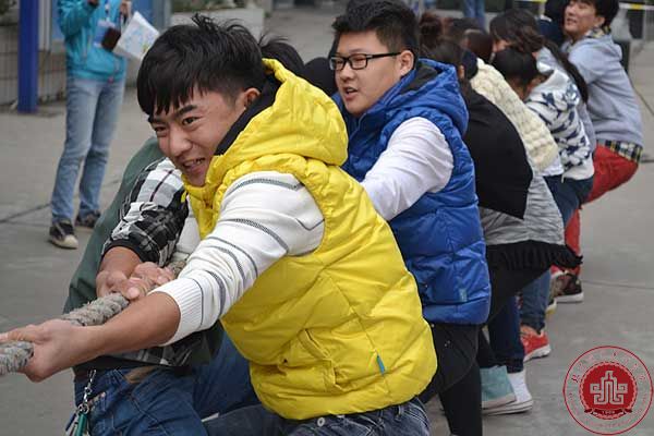 我院秋季拔河比赛预赛阶段圆满结束